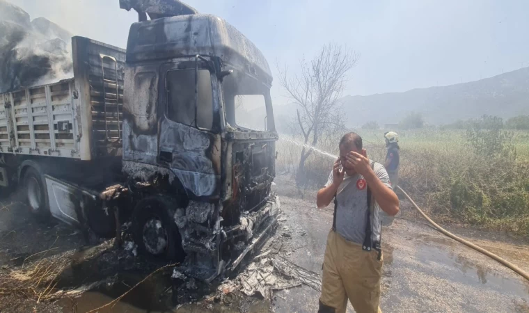 SAMAN YÜKLÜ TIR ALEV ALEV YANDI