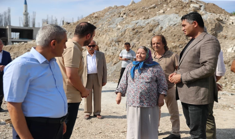 Şehidin ailesinden okul inşaatına ziyaret