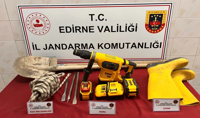 Kaçak kazıya jandarma engeli