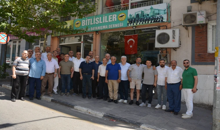 Manisa’da Bitlislilerde geleneksel bayramlaşma