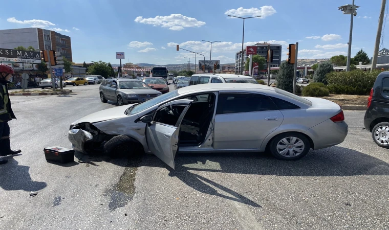 Kula'da trafik kazası: 2 yaralı