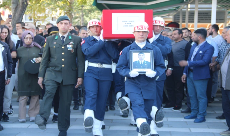 Trafik kazasında hayatını kaybeden Teğmen Hüseyin Kış son yolculuğuna uğurlandı