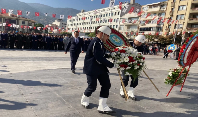 Başkan Zeyrek’ten mesaj: Atatürk’ün çizdiği yolda yürümeye devam edeceğiz 