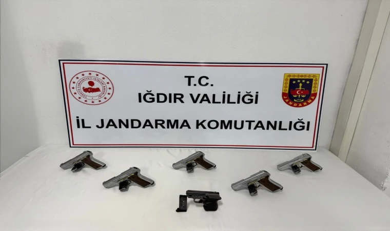 Kaçakçılık operasyonunda 6 tabanca ele geçirildi