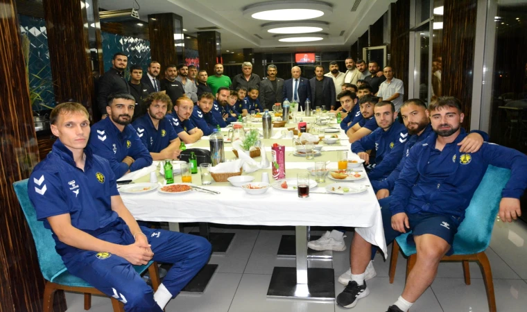 Manisa Celali Aşireti Derneği’nden Ağrıspor’a destek