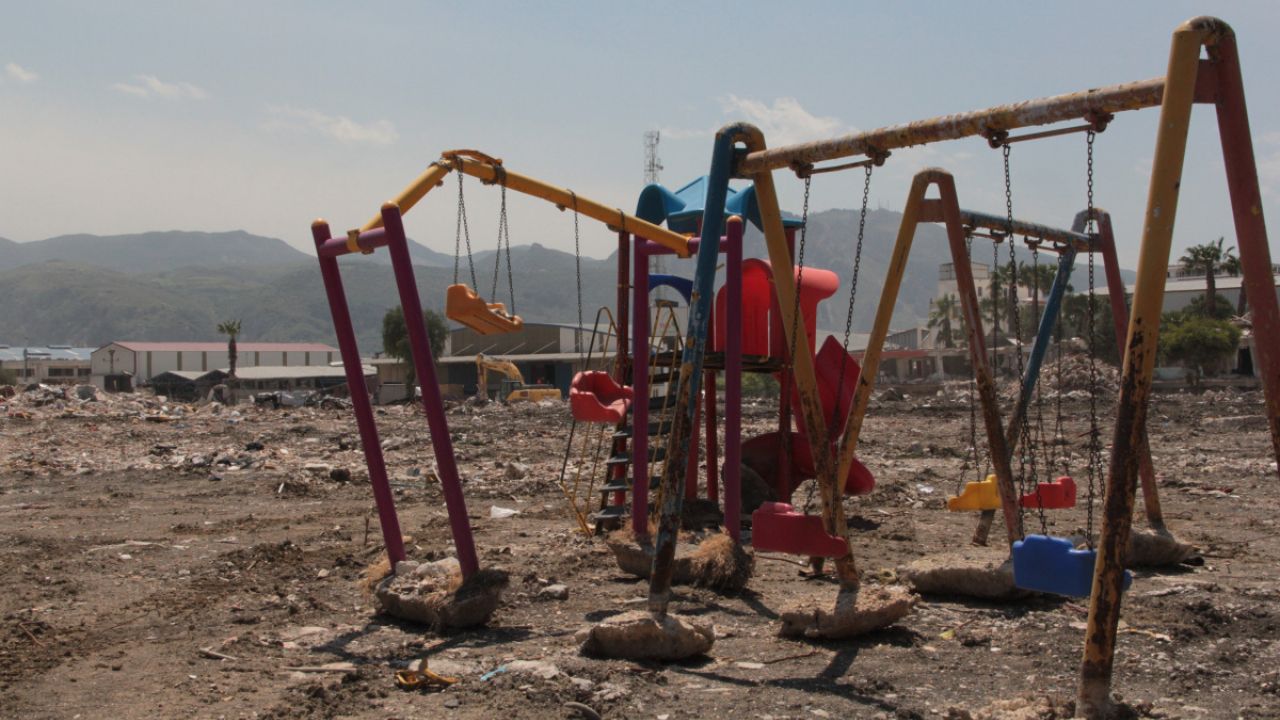 600 konutlardan geriye oyun parkı kaldı