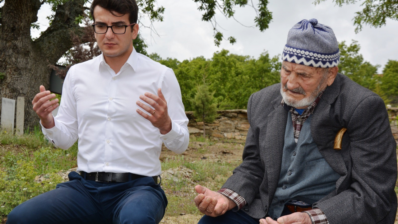 Kaymakam Okumuş, şehit kabrini ziyaret etti