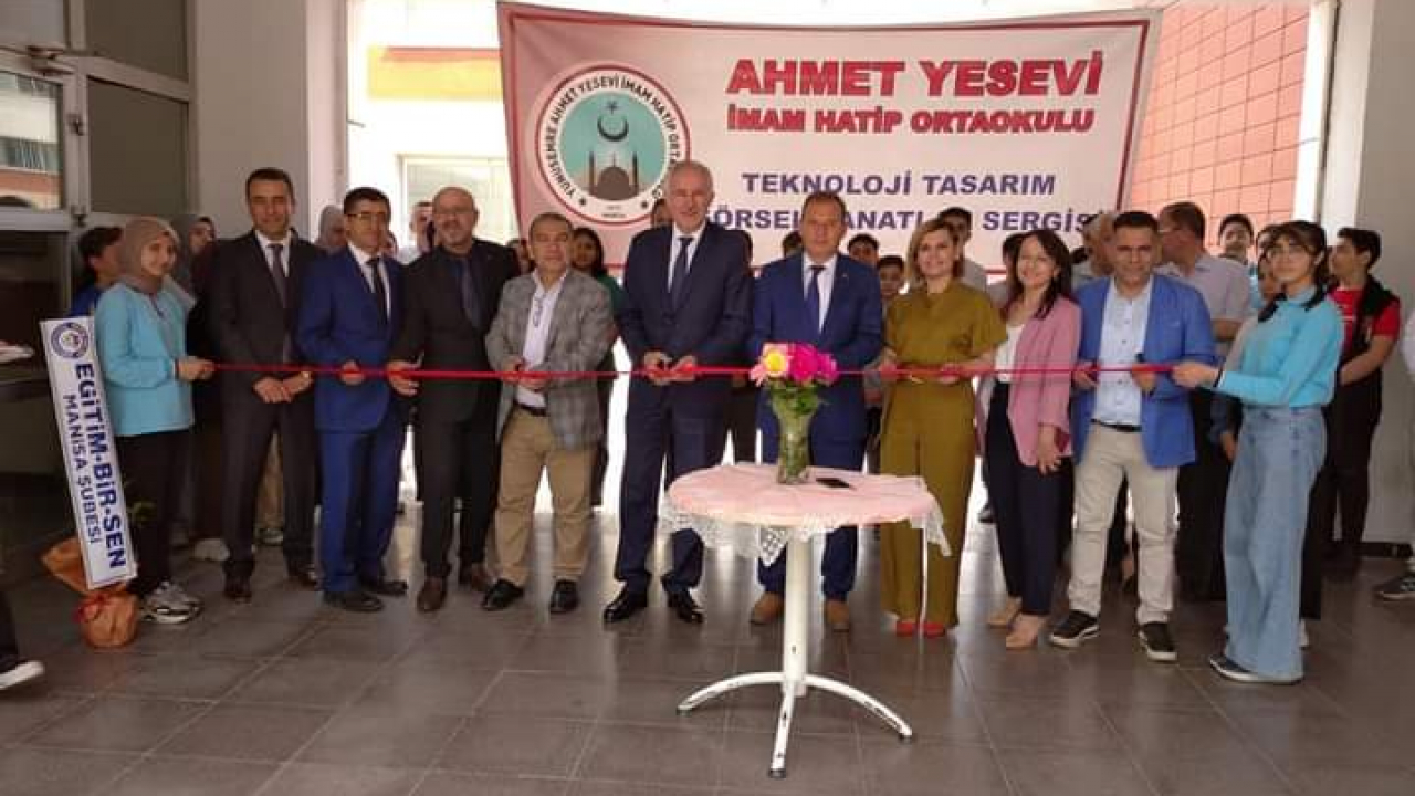 AHMET YESEVİ OKULU’NDA TEKNOLOJİ TASARIM VE GÖRSEL SANATLAR SERGİSİ