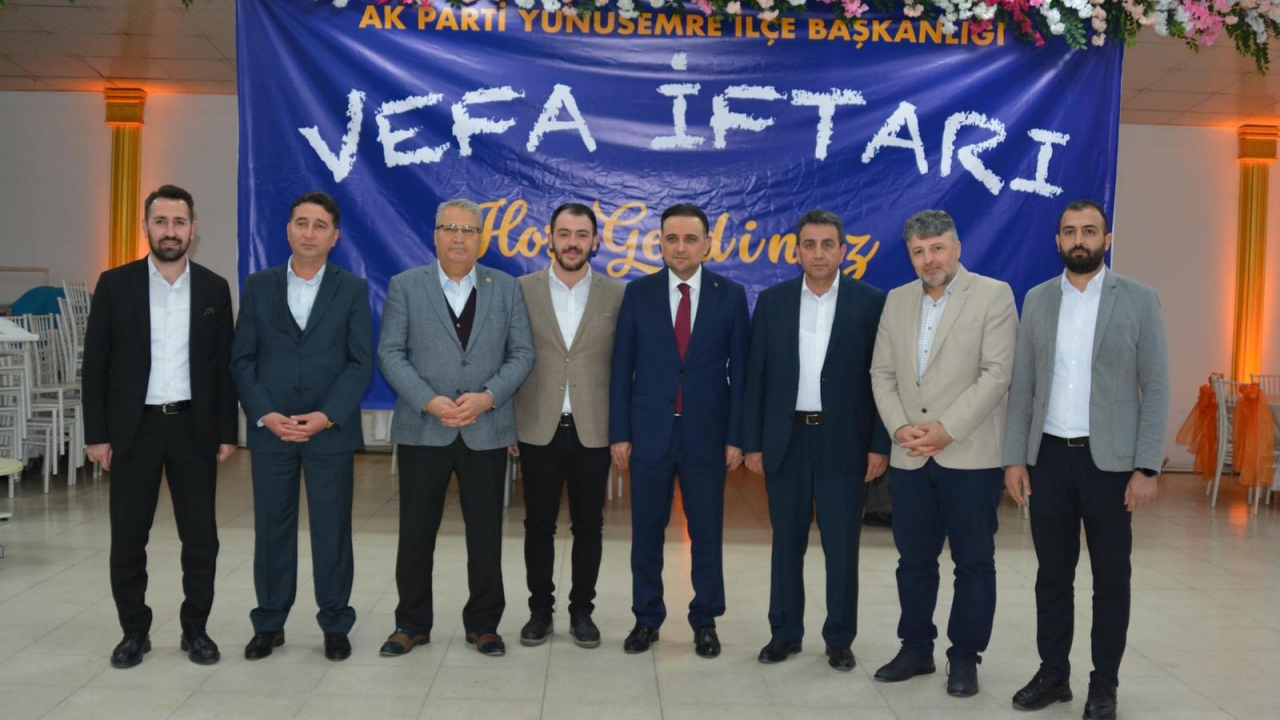 AK PARTİ YUNUSEMRE’DE VEFA İFTARI 