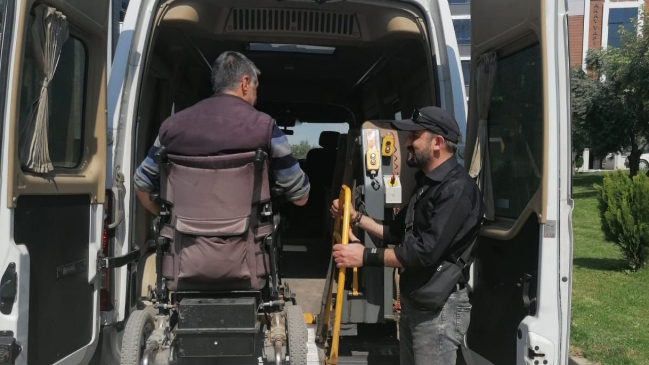 Belediyenin Engelsiz Ulaşım Aracı Seçimin 2. Turunda da Hizmet Verecek