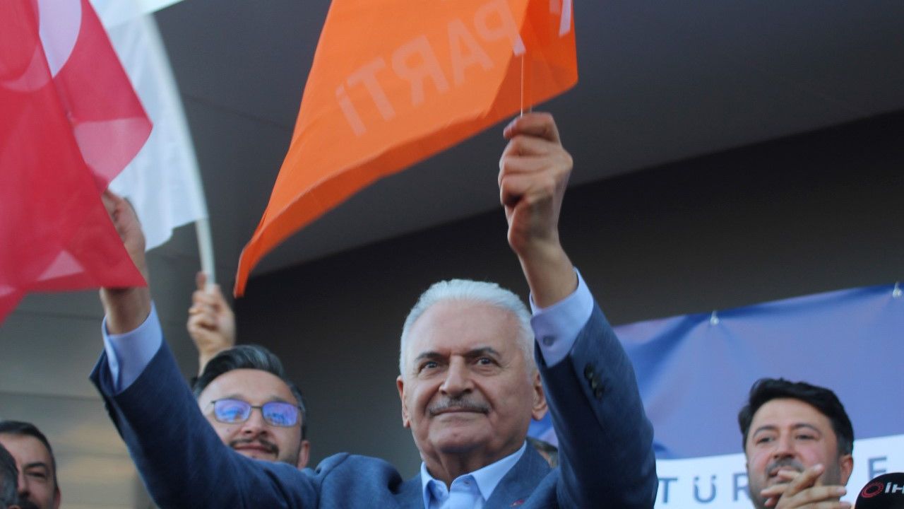 Binali Yıldırım: “Yolları böleriz ama Türkiye’yi böldürmeyiz”