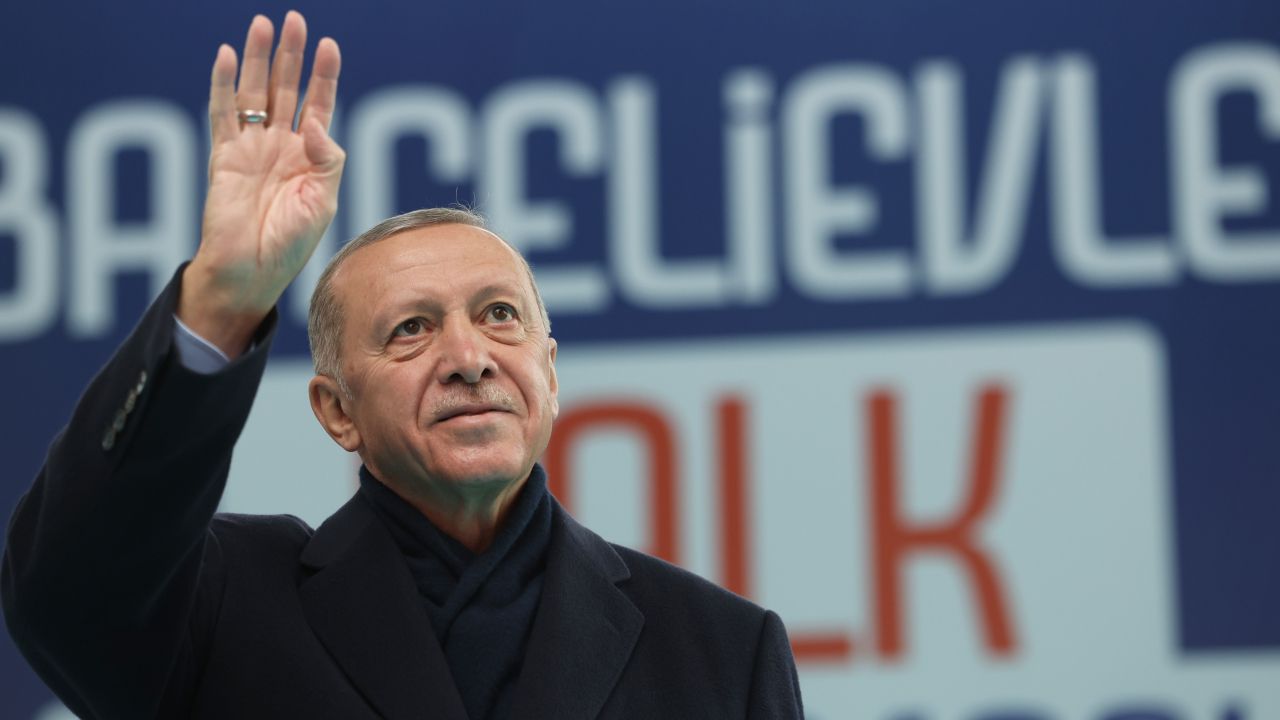 Cumhurbaşkanı Erdoğan: “İstanbul, bu ülkenin yönetimini kasetle ele geçirme operasyonlarına geçit vermemiştir”