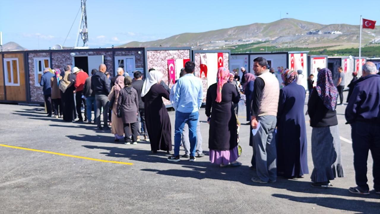 Depremlerin en ağır hasarı verdiği 4 şehirde hangi aday kaç oy aldı?