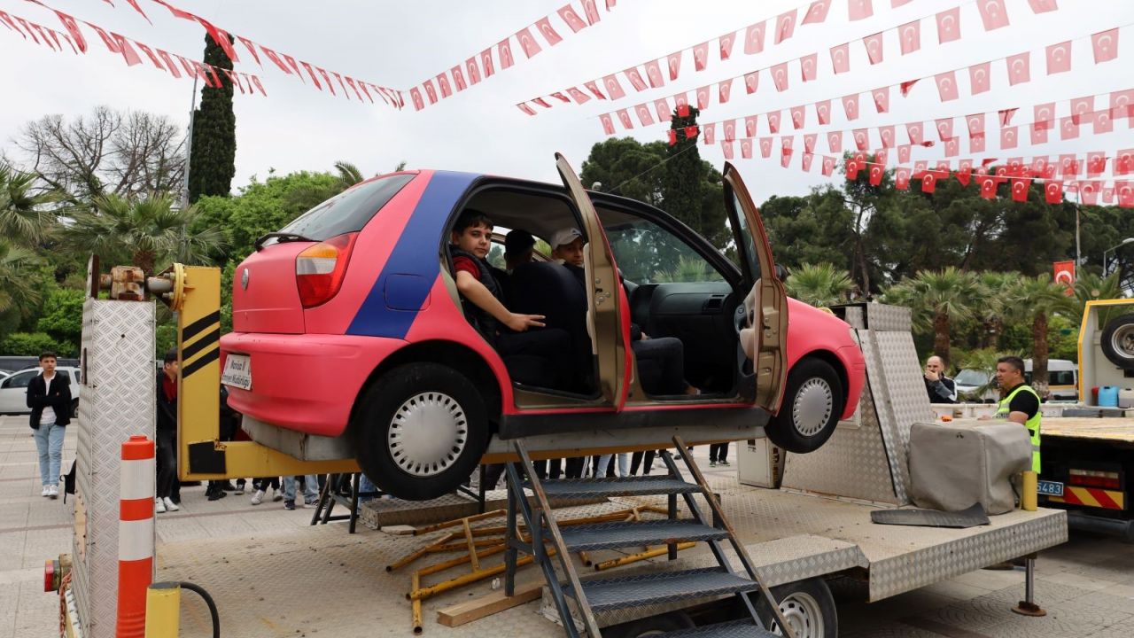 Emniyet kemerinin önemi simülasyon ile anlatıldı