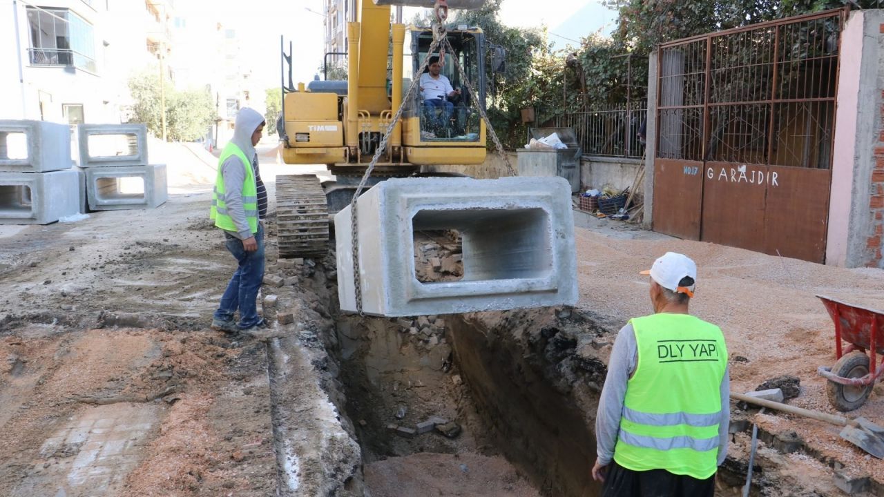 Erman Aydınyer, “Saruhanlı ilçe merkezinde de altyapı çalışmaları gerçekleştirdik.