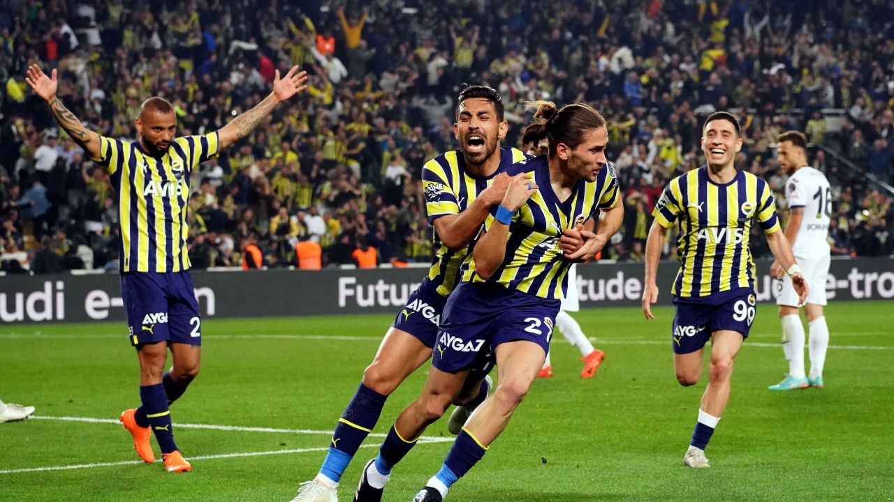 Fenerbahçe, geriye düştüğü maçlarda 20 puan topladı