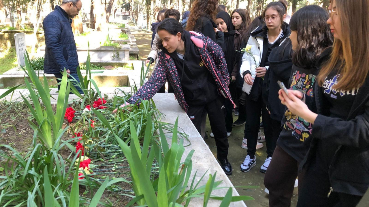 HASAN TÜREK ANADOLU LİSESİ ÖĞRENCİLERİ OKULA İSMİNİ VEREN HASAN TÜREK’İ ANDI