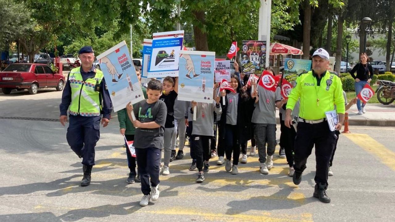 İlçede Trafik Haftası etkinlikleri gerçekleştirildi