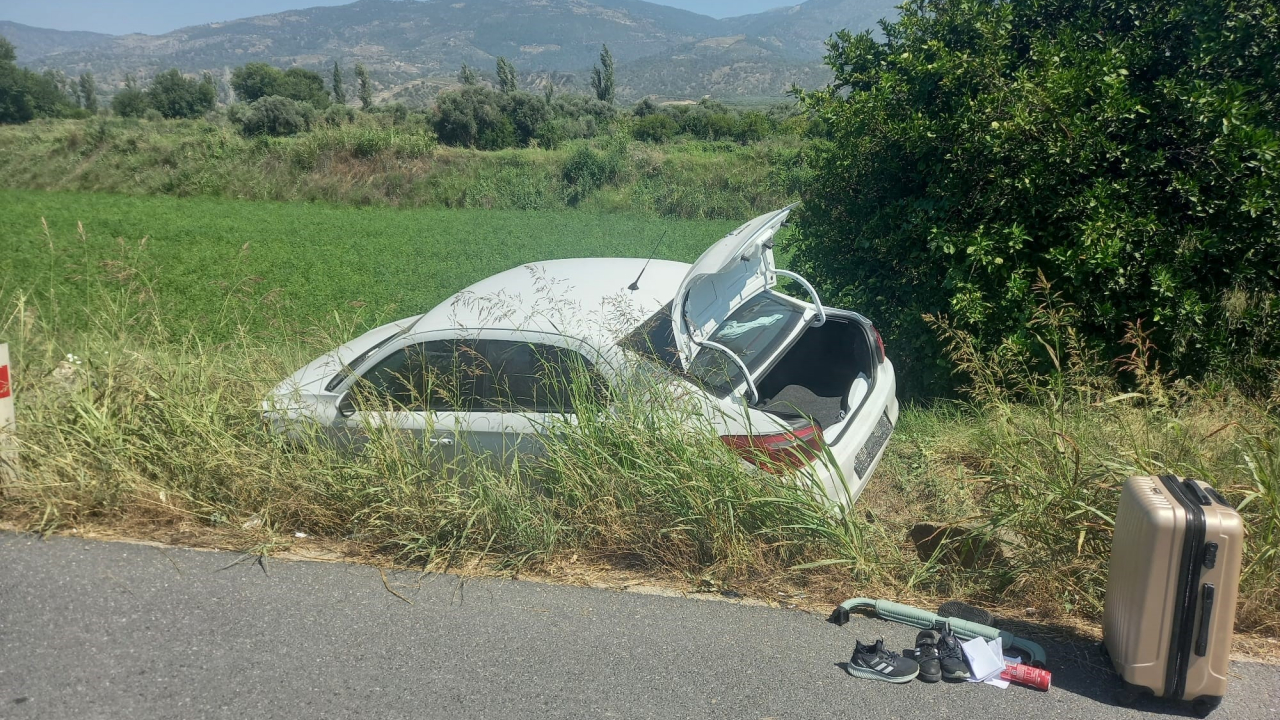 Kontrolünü kaybeden Otomobil kanala uçtu