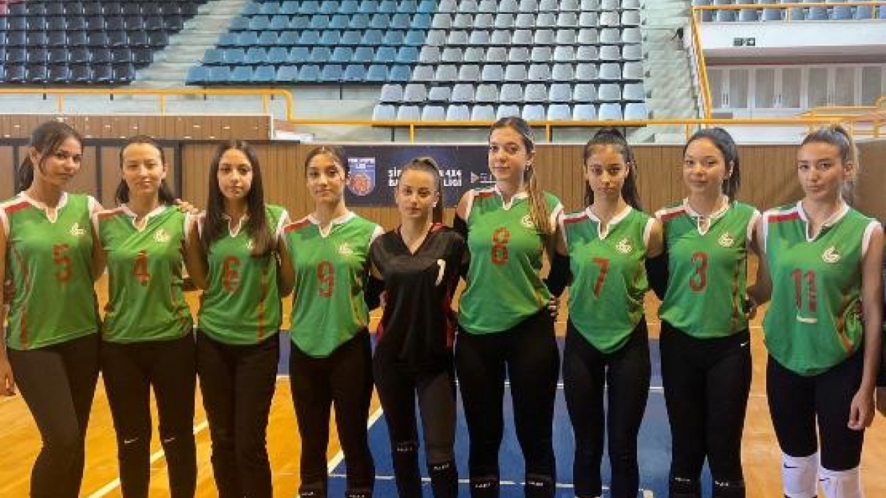 Karşıyaka Gazi Anadolu Lisesi, sporcu yetiştirmeye devam ediyor