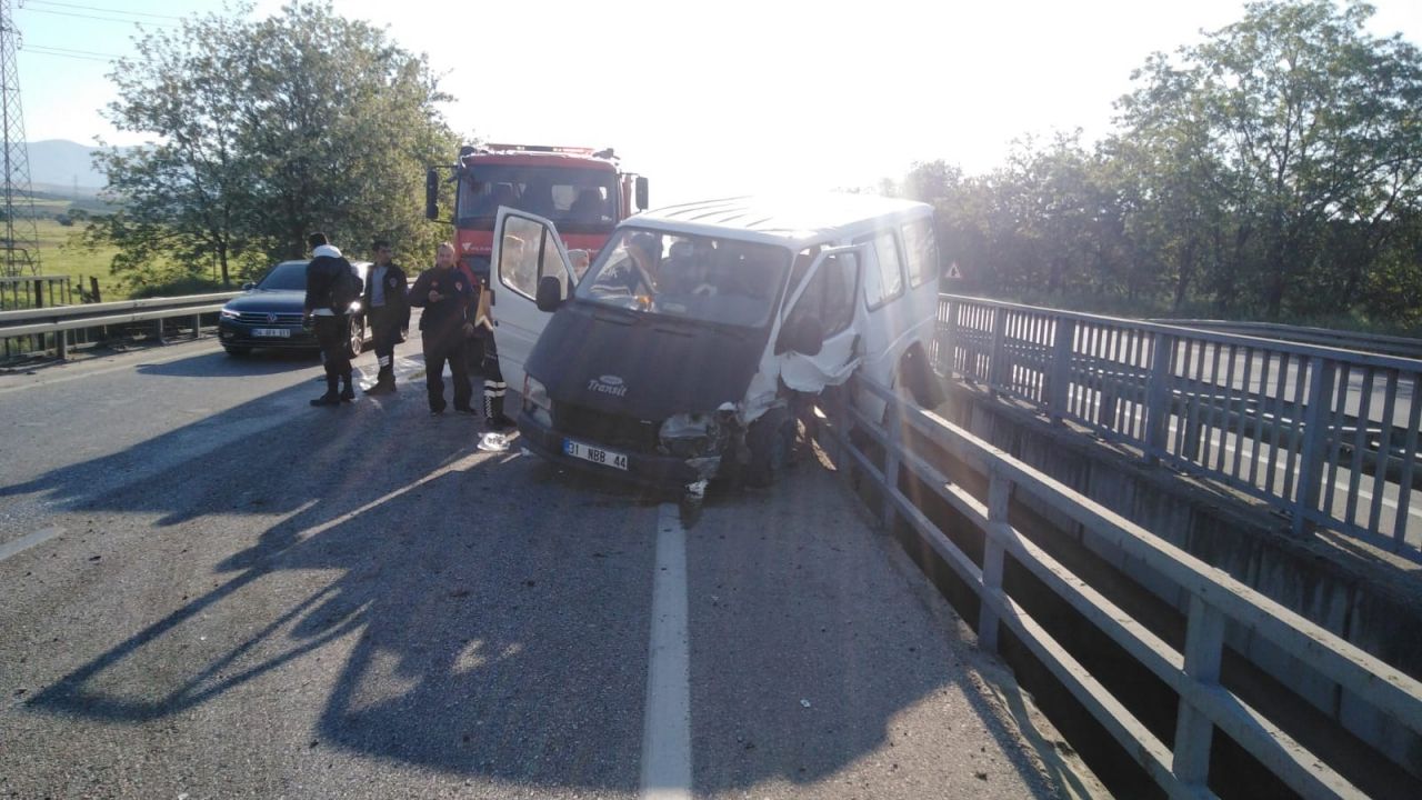 Manisa’da korkutan kaza: Aynı aileden 6 kişi ölümden döndü