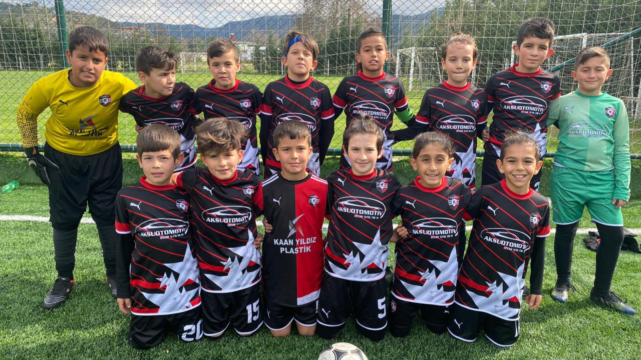 Manisa Yıldız Spor Kulübü U10 Junior Champions League de sahne alacak