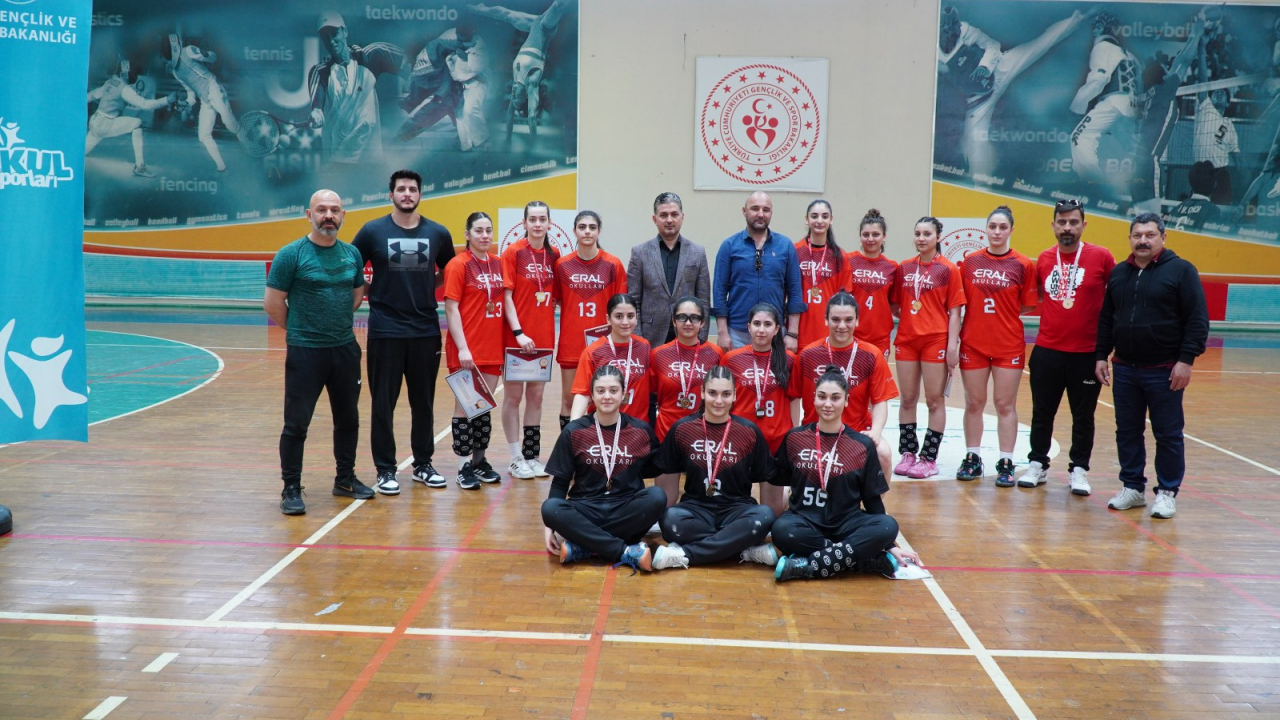 Okul Sporları Hentbol Gençlerde finale kalan takımlar belli oldu