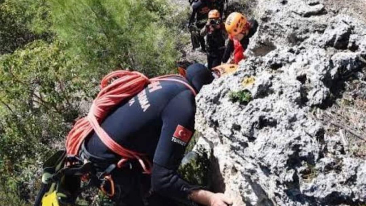 Tüm ekipler kanyonda kayıp diye onu arıyordu...28 saat sonra evden çıktı