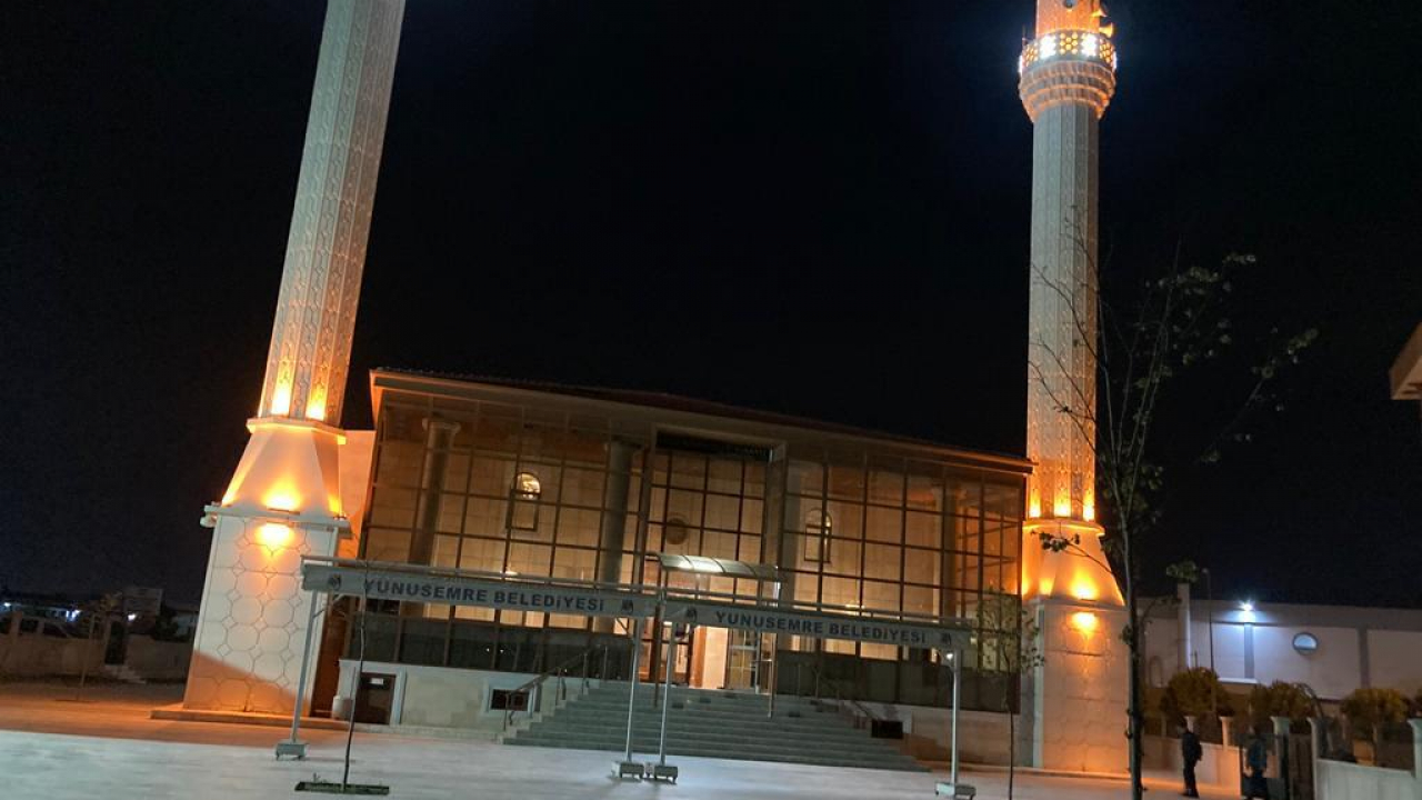 Yeni Karaköy Hafızlık Yatılı Kuran Kursu Camii’nin Aydınlatması Yapıldı