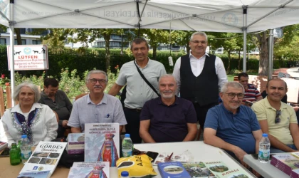 Gördesli yazarlar fuar okurlarıyla buluştu