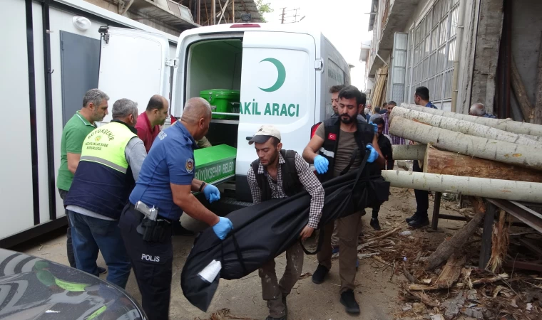 62 Yaşındaki Bir Esnaf Oğlu Tarafından İşyerinde Ölü Bulundu