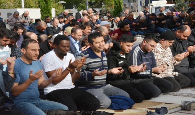 Manisa’da Filistin için dua edildi  