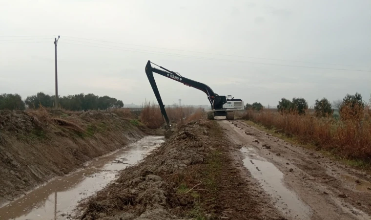 Saruhan mahallesinde bulunan 3.5 kilometrelik dere temizlendi