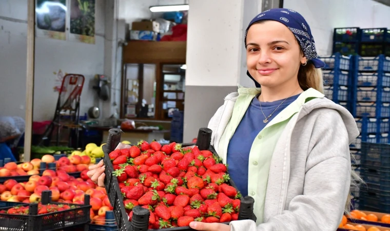 Başkan Zeyrek, hallerdeki otoparklarda ücretsiz bekleme süresini uzattı