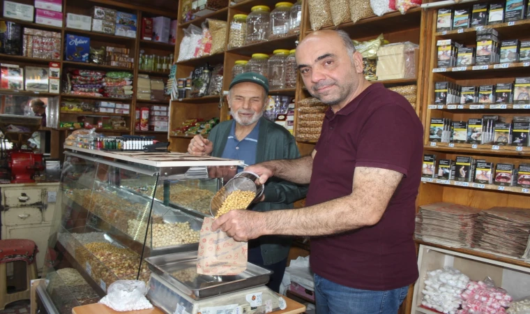   Kula’nın güleç yüzlü esnafı