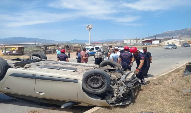 Takla atan otomobildeki bir kişi yaralandı