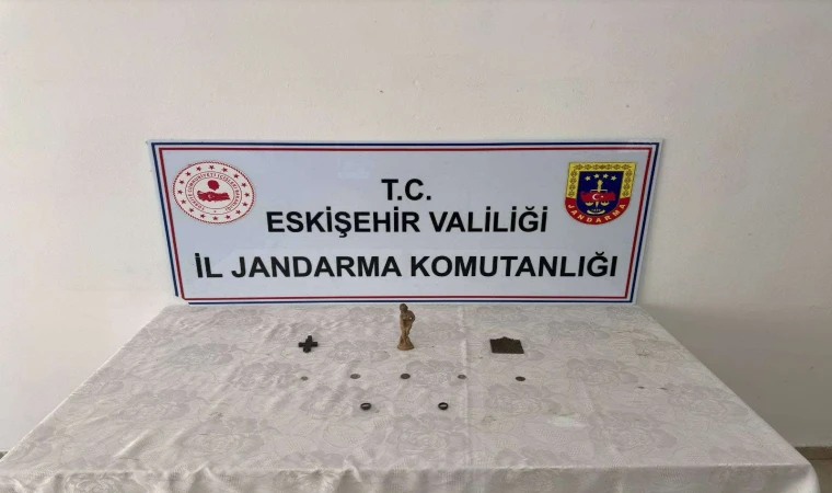 Tarihi eser kaçakçılarına jandarma geçit vermedi