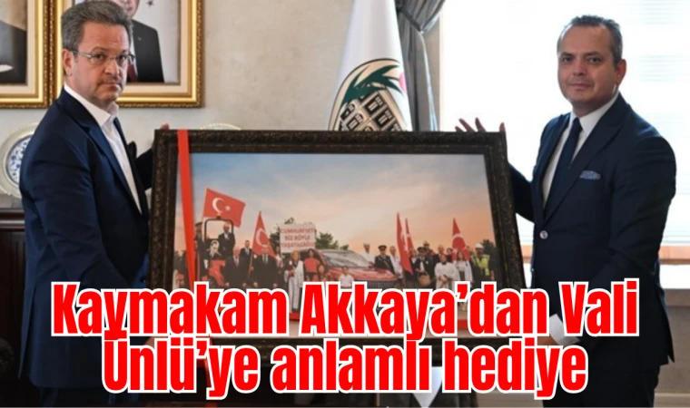 Vali Ünlü’ye anlamlı fotoğraf hediyesi