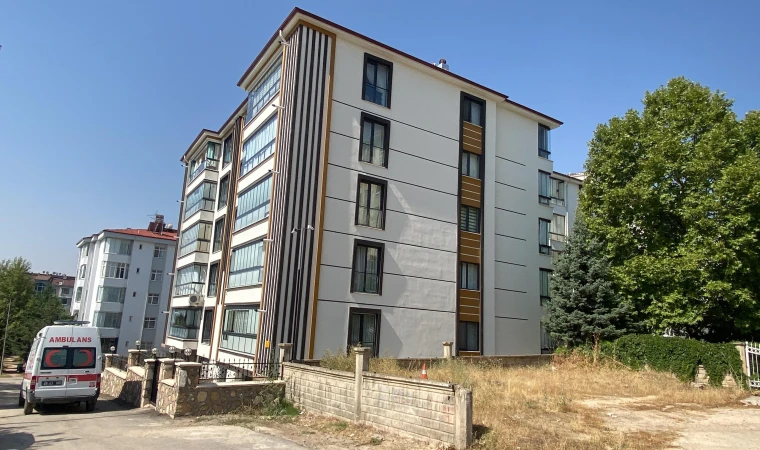 Asansör tamiri için gittikleri apartmanın çatı katında bakın ne buldular