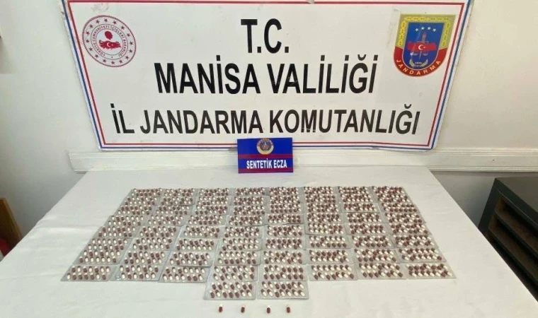 Manisa'da 927 adet sentetik uyuşturucu hap ele geçirildi