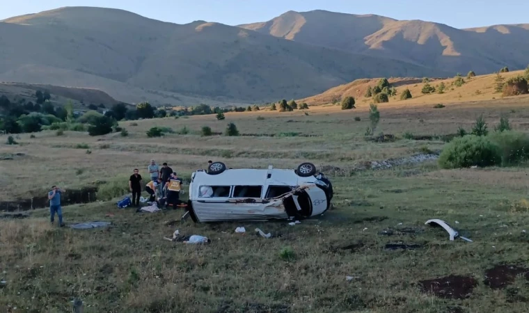 Minibüs devrildi: 1 ölü, 6 yaralı