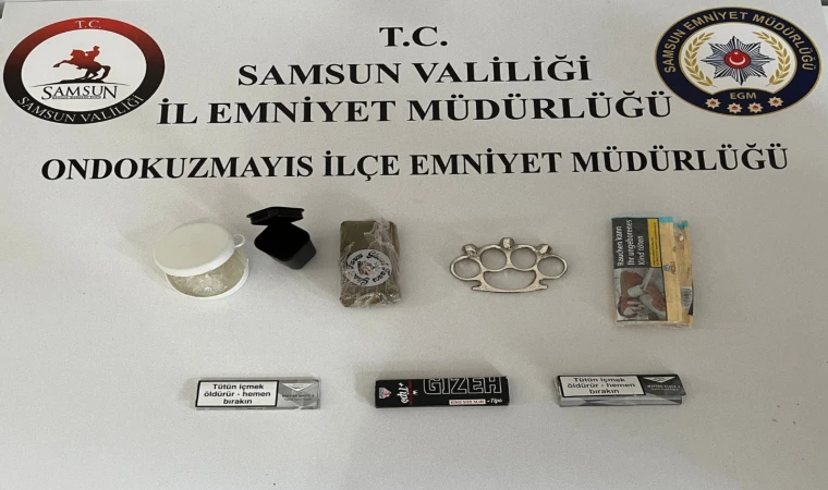 Şüpheli üç gencin üstünden uyuşturucu madde çıktı