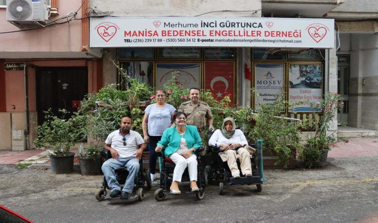 Tuğgeneral Zafer Tombul'dan engelliler derneğine ziyaret