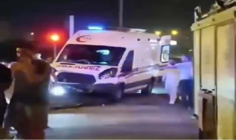 Ambulans ile otomobil çarpıştı: 5 yaralı