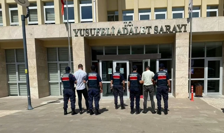 Uyuşturucu taciri baba oğul tutuklandı