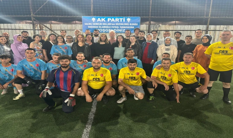 AK Partili gençlerden futbol turnuvası