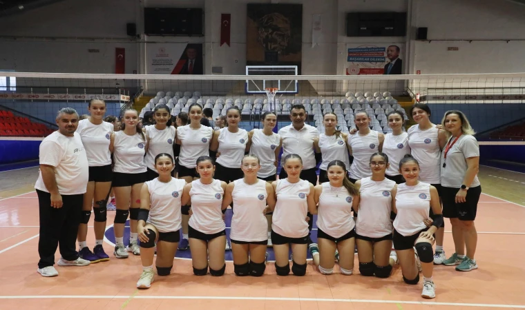 Kız voleybol takımları yeni sezona bomba gibi hazır