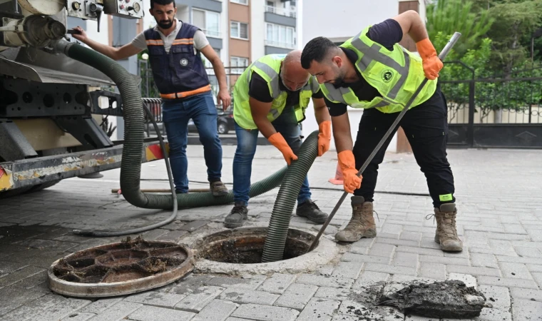 MASKİ'den yağmur suyu hattında temizlik çalışması