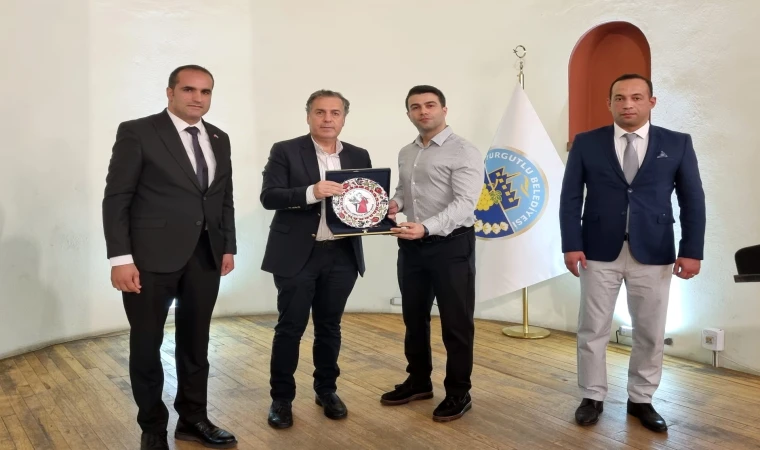 Nuri Paşa anısına Turgutlu'da iki komutana plaket