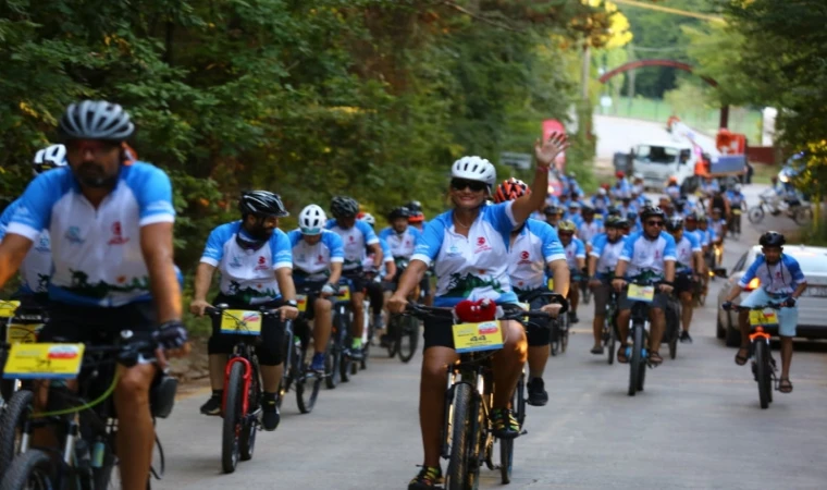 Pedallar Filistinli çocuklar için çevirildi